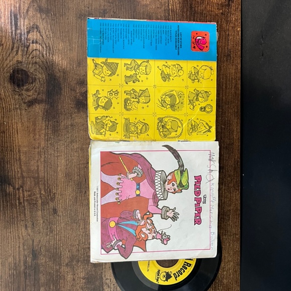 PETER PAN RECORDS "The Pied Piper" Book & Record - Picture 4 of 8